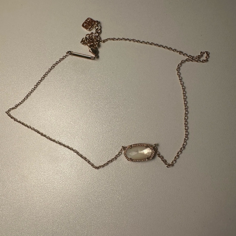 Kendra Scott Rose Gold necklace